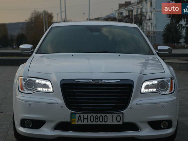 Белый Крайслер 300C, объемом двигателя 3.6 л и пробегом 202 тыс. км за 12999 $, фото 16 на Automoto.ua