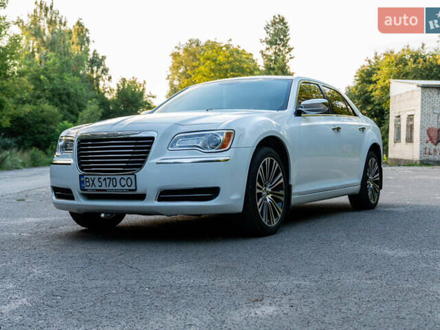 Білий Крайслер 300C, об'ємом двигуна 3.6 л та пробігом 232 тис. км за 14300 $, фото 3 на Automoto.ua