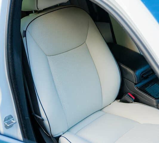 Білий Крайслер 300C, об'ємом двигуна 3.6 л та пробігом 232 тис. км за 14300 $, фото 36 на Automoto.ua
