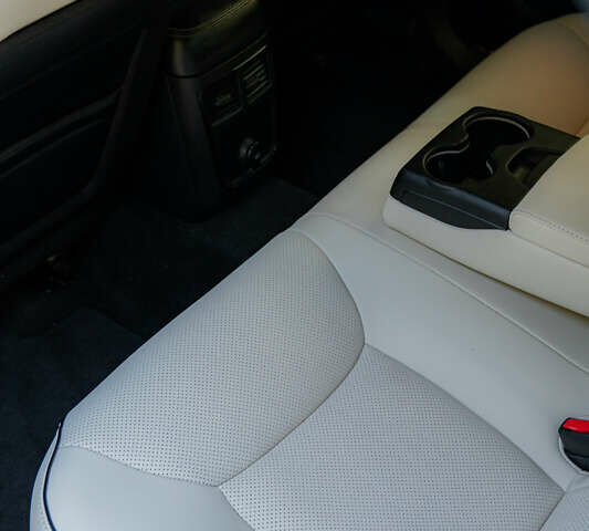 Білий Крайслер 300C, об'ємом двигуна 3.6 л та пробігом 232 тис. км за 14300 $, фото 31 на Automoto.ua