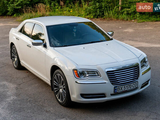 Білий Крайслер 300C, об'ємом двигуна 3.6 л та пробігом 232 тис. км за 14300 $, фото 9 на Automoto.ua