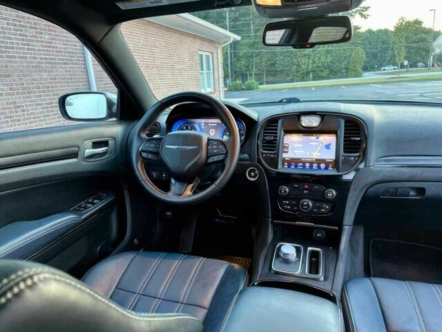 Белый Крайслер 300C, объемом двигателя 3.6 л и пробегом 71 тыс. км за 8600 $, фото 8 на Automoto.ua
