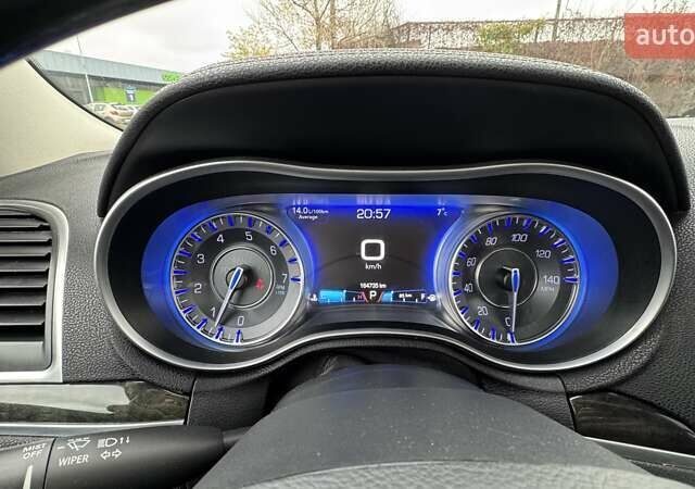 Белый Крайслер 300C, объемом двигателя 3.6 л и пробегом 165 тыс. км за 16800 $, фото 36 на Automoto.ua