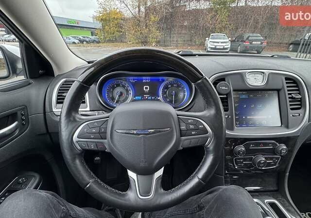 Белый Крайслер 300C, объемом двигателя 3.6 л и пробегом 165 тыс. км за 16800 $, фото 35 на Automoto.ua