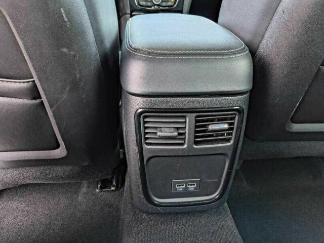 Белый Крайслер 300C, объемом двигателя 3.6 л и пробегом 15 тыс. км за 14900 $, фото 20 на Automoto.ua
