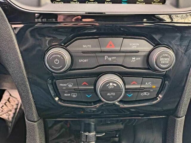 Белый Крайслер 300C, объемом двигателя 3.6 л и пробегом 15 тыс. км за 14900 $, фото 13 на Automoto.ua