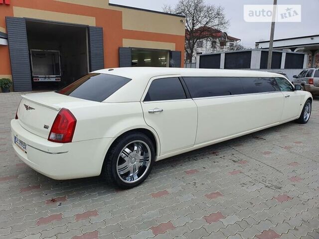 Бежевий Крайслер 300C, об'ємом двигуна 3.5 л та пробігом 49 тис. км за 15000 $, фото 3 на Automoto.ua