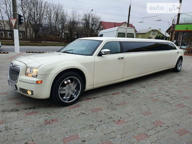 Бежевий Крайслер 300C, об'ємом двигуна 3.5 л та пробігом 49 тис. км за 15000 $, фото 4 на Automoto.ua