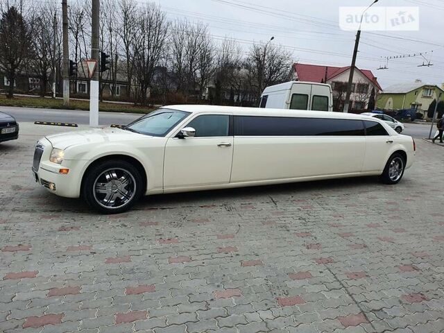 Бежевий Крайслер 300C, об'ємом двигуна 3.5 л та пробігом 49 тис. км за 15000 $, фото 1 на Automoto.ua