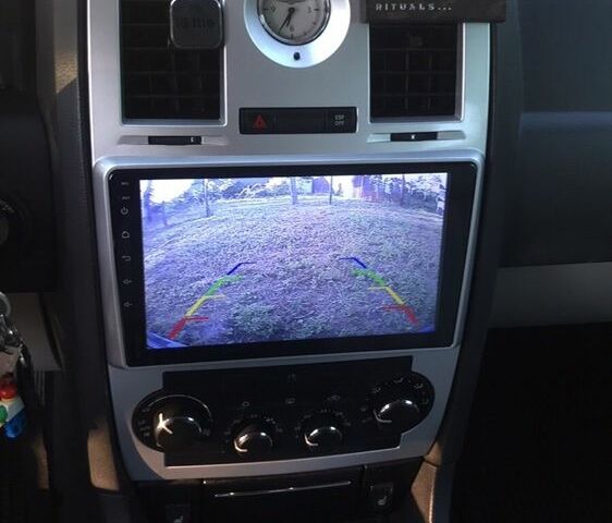 Черный Крайслер 300C, объемом двигателя 2.7 л и пробегом 280 тыс. км за 8700 $, фото 2 на Automoto.ua