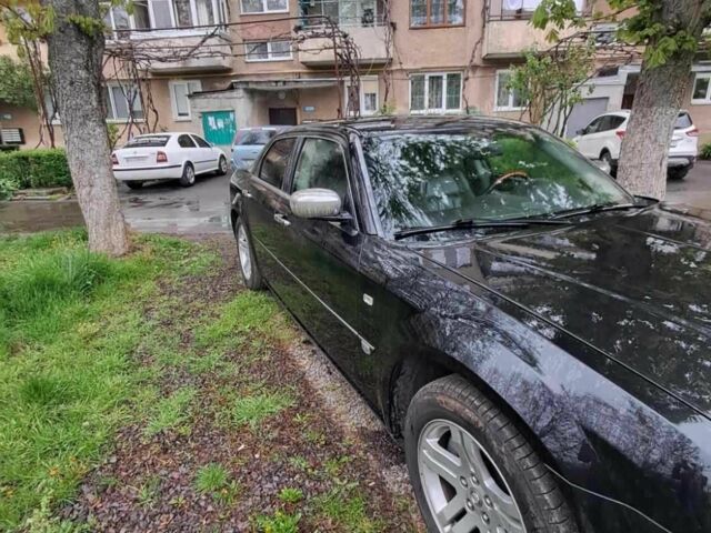 Черный Крайслер 300C, объемом двигателя 2.7 л и пробегом 195 тыс. км за 6500 $, фото 3 на Automoto.ua