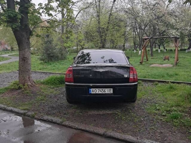 Черный Крайслер 300C, объемом двигателя 2.7 л и пробегом 195 тыс. км за 6500 $, фото 9 на Automoto.ua