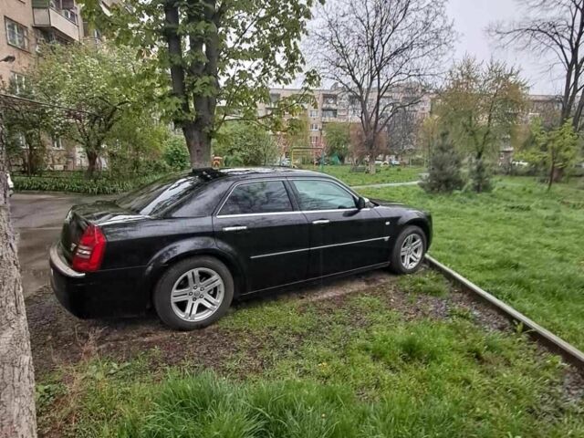 Черный Крайслер 300C, объемом двигателя 2.7 л и пробегом 195 тыс. км за 6500 $, фото 5 на Automoto.ua