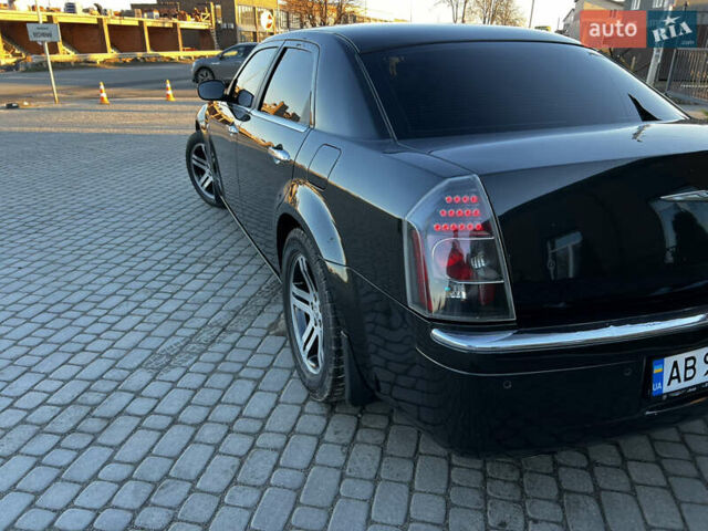 Черный Крайслер 300C, объемом двигателя 3.52 л и пробегом 300 тыс. км за 7200 $, фото 5 на Automoto.ua