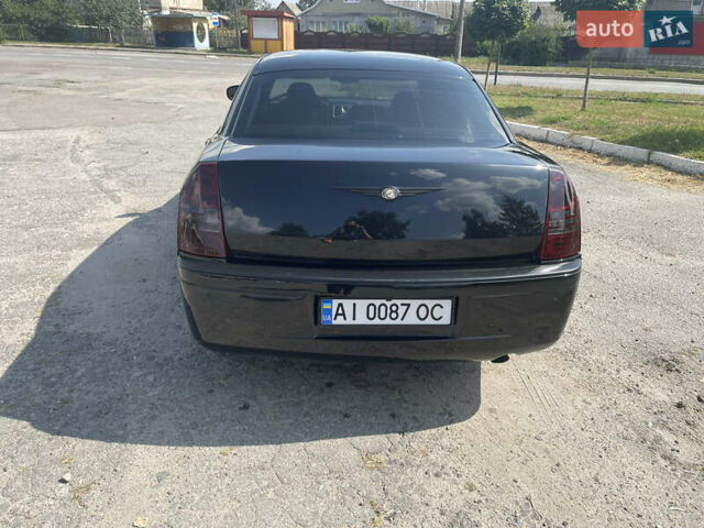 Черный Крайслер 300C, объемом двигателя 3.52 л и пробегом 260 тыс. км за 7200 $, фото 7 на Automoto.ua