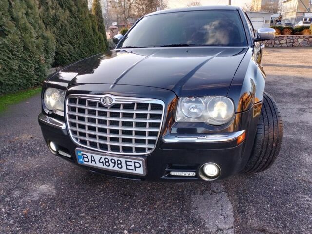 Черный Крайслер 300C, объемом двигателя 3.5 л и пробегом 202 тыс. км за 7593 $, фото 4 на Automoto.ua
