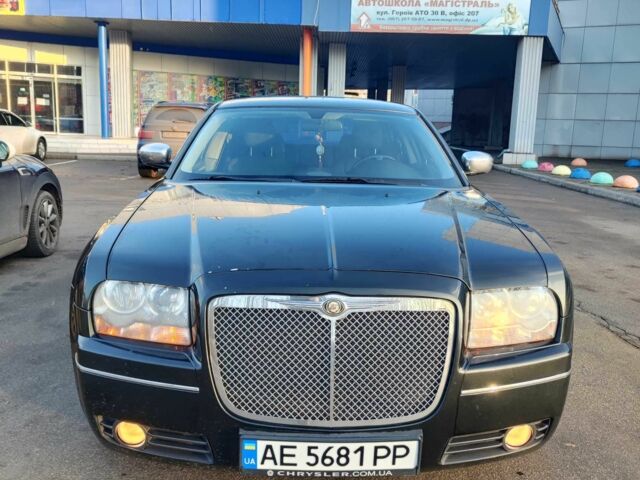 Черный Крайслер 300C, объемом двигателя 3.5 л и пробегом 320 тыс. км за 8300 $, фото 1 на Automoto.ua