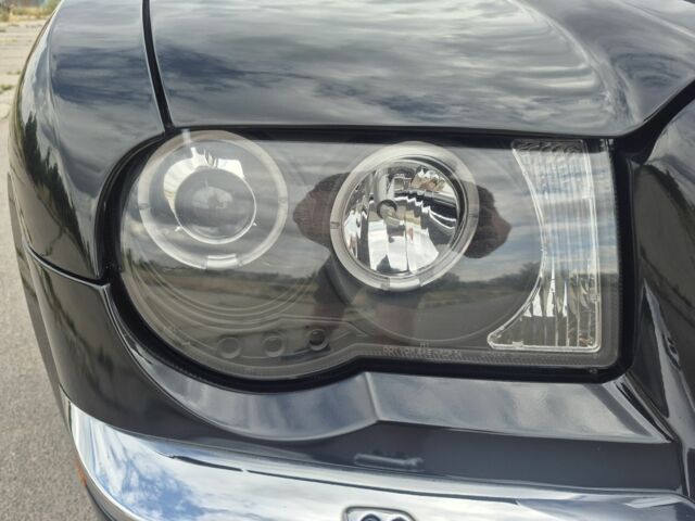 Чорний Крайслер 300C, об'ємом двигуна 2.7 л та пробігом 263 тис. км за 6856 $, фото 8 на Automoto.ua