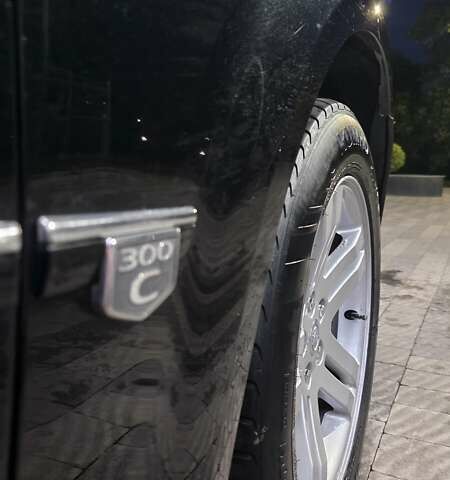Черный Крайслер 300C, объемом двигателя 3.52 л и пробегом 220 тыс. км за 8800 $, фото 10 на Automoto.ua