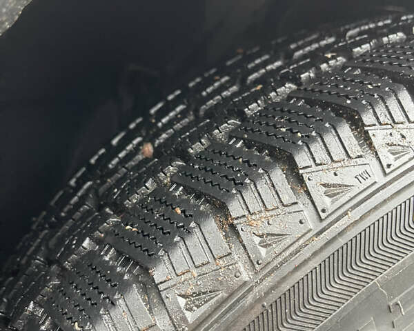 Черный Крайслер 300C, объемом двигателя 3.52 л и пробегом 277 тыс. км за 7000 $, фото 20 на Automoto.ua