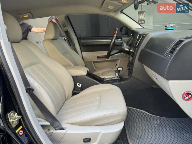 Чорний Крайслер 300C, об'ємом двигуна 2.74 л та пробігом 181 тис. км за 7500 $, фото 23 на Automoto.ua
