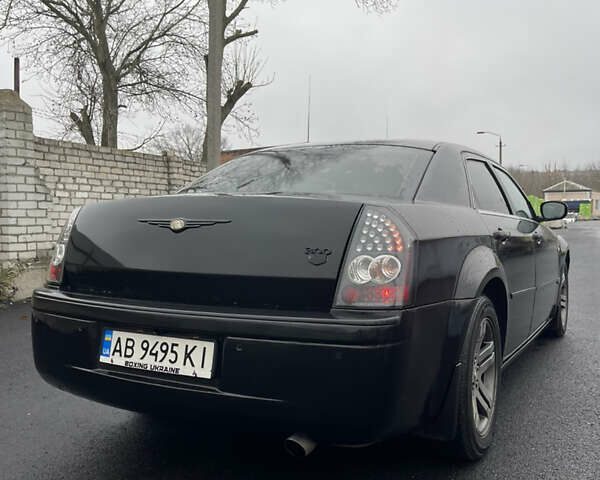 Черный Крайслер 300C, объемом двигателя 3.52 л и пробегом 277 тыс. км за 7000 $, фото 4 на Automoto.ua