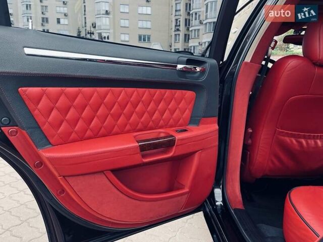 Черный Крайслер 300C, объемом двигателя 5.7 л и пробегом 77 тыс. км за 11500 $, фото 11 на Automoto.ua