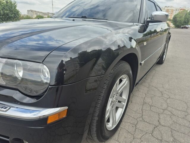 Чорний Крайслер 300C, об'ємом двигуна 2.7 л та пробігом 263 тис. км за 6856 $, фото 20 на Automoto.ua