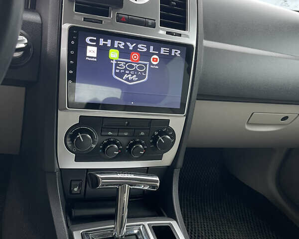 Черный Крайслер 300C, объемом двигателя 3.52 л и пробегом 277 тыс. км за 7000 $, фото 15 на Automoto.ua