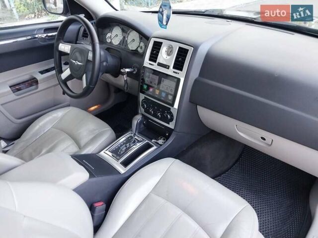 Чорний Крайслер 300C, об'ємом двигуна 2.74 л та пробігом 262 тис. км за 7250 $, фото 21 на Automoto.ua