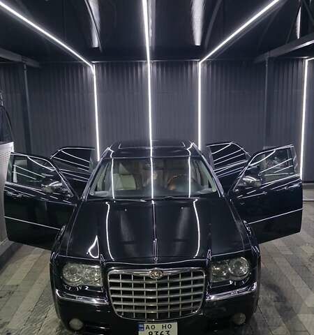 Черный Крайслер 300C, объемом двигателя 3.52 л и пробегом 220 тыс. км за 8800 $, фото 5 на Automoto.ua