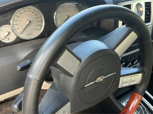 Чорний Крайслер 300C, об'ємом двигуна 3.5 л та пробігом 200 тис. км за 3500 $, фото 7 на Automoto.ua