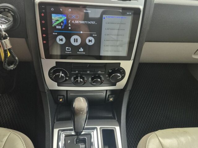 Чорний Крайслер 300C, об'ємом двигуна 2.7 л та пробігом 263 тис. км за 6856 $, фото 17 на Automoto.ua