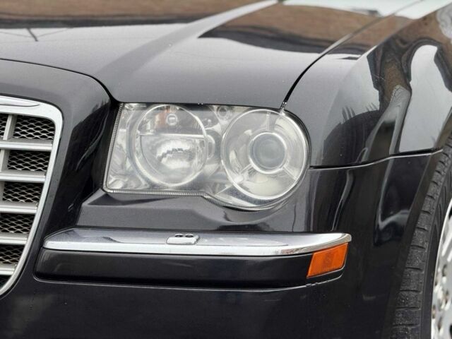 Черный Крайслер 300C, объемом двигателя 2.7 л и пробегом 235 тыс. км за 6500 $, фото 11 на Automoto.ua