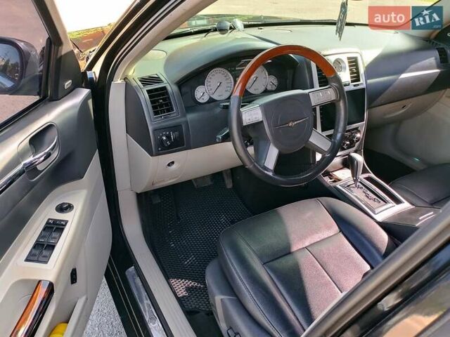 Чорний Крайслер 300C, об'ємом двигуна 3.52 л та пробігом 200 тис. км за 7150 $, фото 5 на Automoto.ua