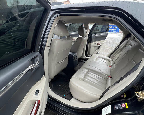 Чорний Крайслер 300C, об'ємом двигуна 3.5 л та пробігом 237 тис. км за 6500 $, фото 5 на Automoto.ua