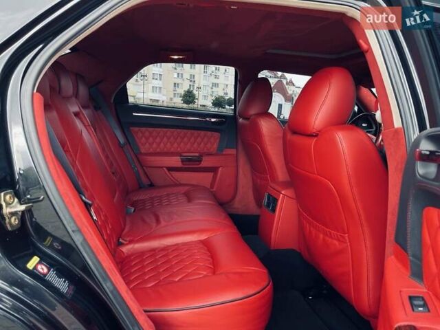 Черный Крайслер 300C, объемом двигателя 5.7 л и пробегом 77 тыс. км за 11500 $, фото 13 на Automoto.ua