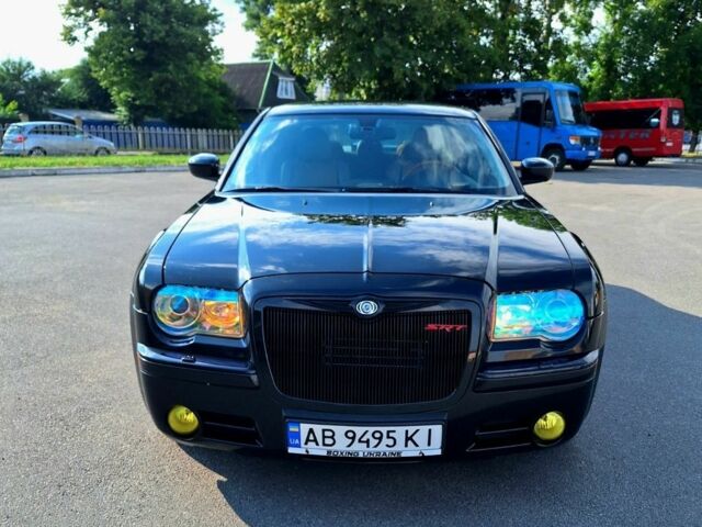 Черный Крайслер 300C, объемом двигателя 3.5 л и пробегом 275 тыс. км за 8200 $, фото 2 на Automoto.ua