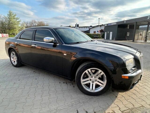 Черный Крайслер 300C, объемом двигателя 2.7 л и пробегом 175 тыс. км за 6006 $, фото 1 на Automoto.ua