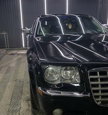 Черный Крайслер 300C, объемом двигателя 3.52 л и пробегом 220 тыс. км за 8800 $, фото 2 на Automoto.ua