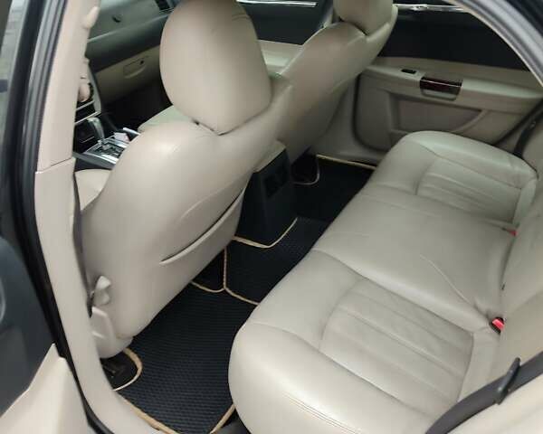 Чорний Крайслер 300C, об'ємом двигуна 2.74 л та пробігом 245 тис. км за 7000 $, фото 11 на Automoto.ua