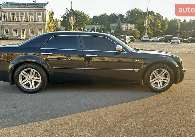 Черный Крайслер 300C, объемом двигателя 3.5 л и пробегом 270 тыс. км за 9500 $, фото 3 на Automoto.ua