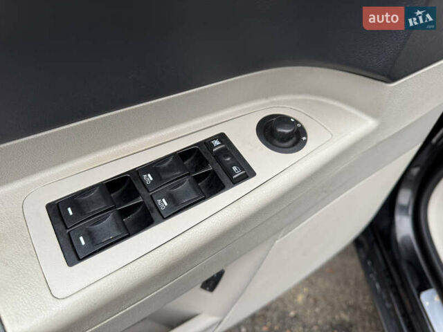 Чорний Крайслер 300C, об'ємом двигуна 2.74 л та пробігом 232 тис. км за 6500 $, фото 26 на Automoto.ua