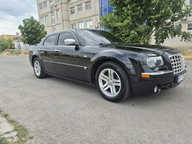 Чорний Крайслер 300C, об'ємом двигуна 2.7 л та пробігом 263 тис. км за 6856 $, фото 7 на Automoto.ua