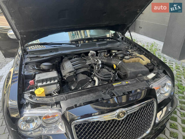 Чорний Крайслер 300C, об'ємом двигуна 2.74 л та пробігом 181 тис. км за 7500 $, фото 18 на Automoto.ua