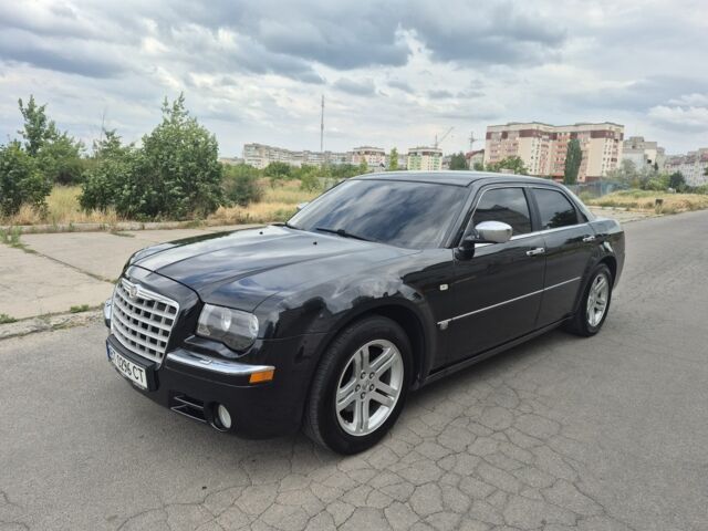 Чорний Крайслер 300C, об'ємом двигуна 2.7 л та пробігом 263 тис. км за 6856 $, фото 6 на Automoto.ua