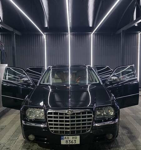 Черный Крайслер 300C, объемом двигателя 3.52 л и пробегом 220 тыс. км за 8800 $, фото 11 на Automoto.ua