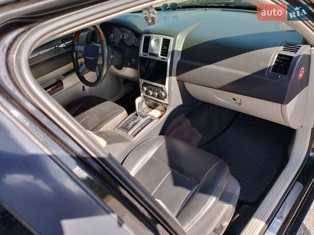 Чорний Крайслер 300C, об'ємом двигуна 3.52 л та пробігом 200 тис. км за 7150 $, фото 2 на Automoto.ua