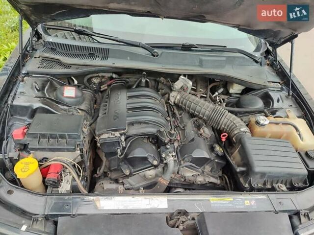 Чорний Крайслер 300C, об'ємом двигуна 2.74 л та пробігом 245 тис. км за 7000 $, фото 9 на Automoto.ua