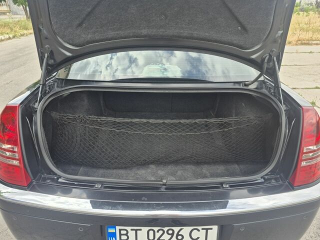 Чорний Крайслер 300C, об'ємом двигуна 2.7 л та пробігом 263 тис. км за 6856 $, фото 15 на Automoto.ua